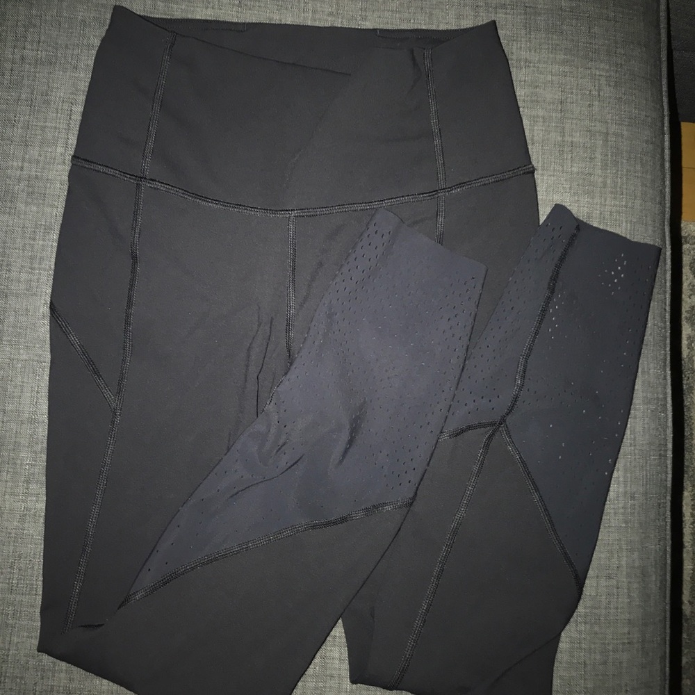 black high waisted lululemon leggings